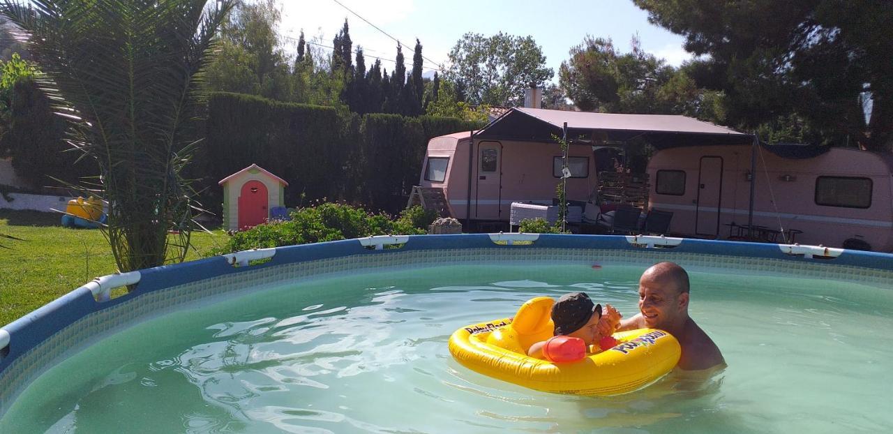 Caravana- Glamping Casa Tortuga Ла-Нусия Экстерьер фото