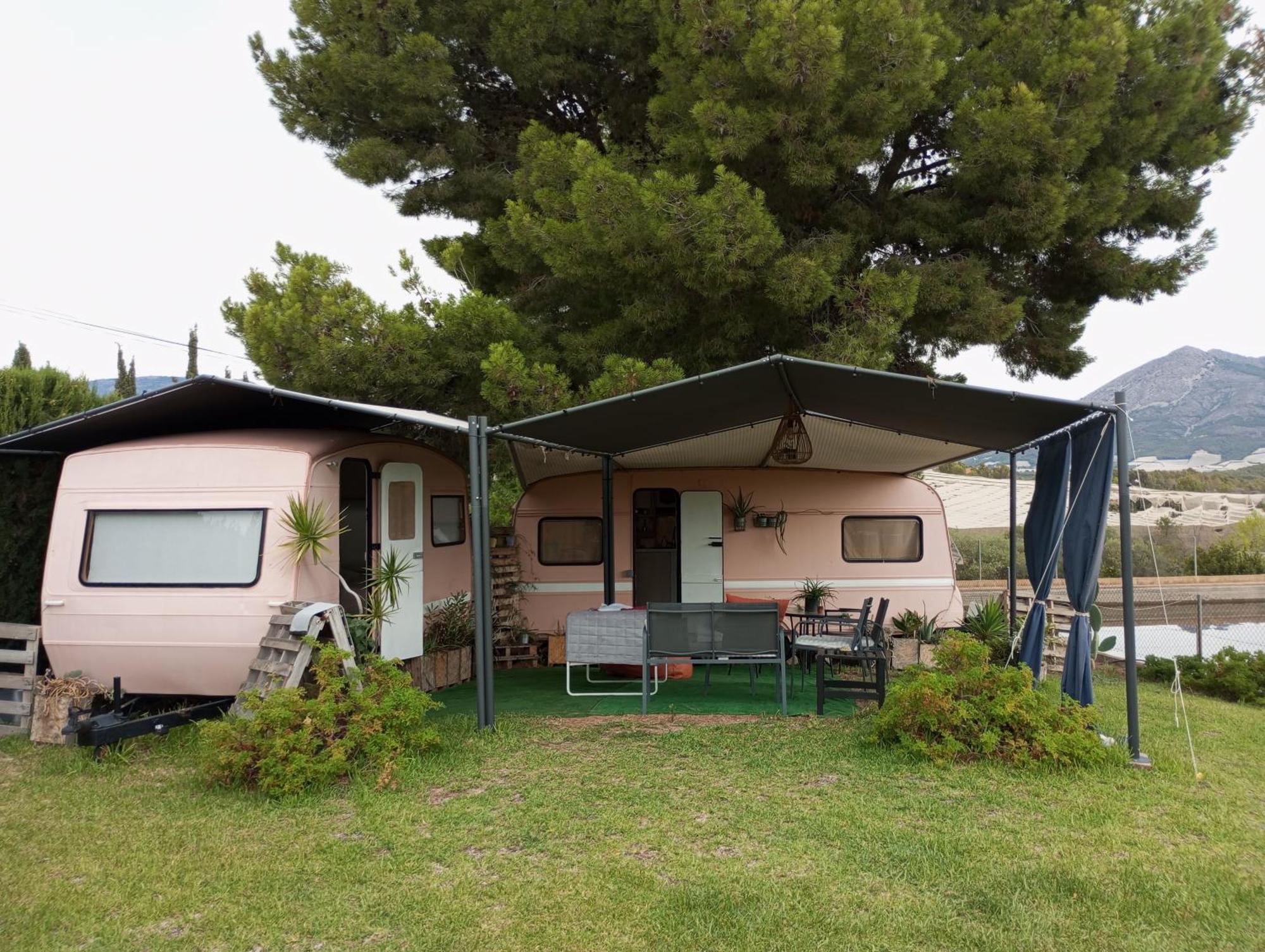 Caravana- Glamping Casa Tortuga Ла-Нусия Экстерьер фото